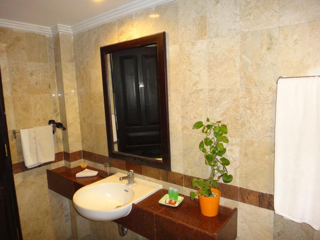 Private Apartments At Jayakarta Resort Легиан Екстериор снимка